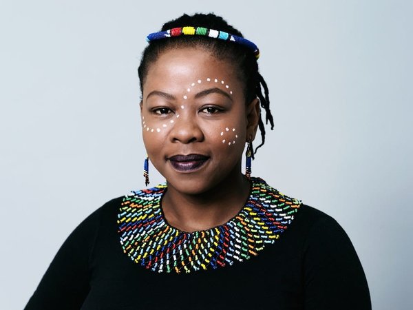 What's the Best Method for Incorporating Heirloom Furniture into Modern Decor?