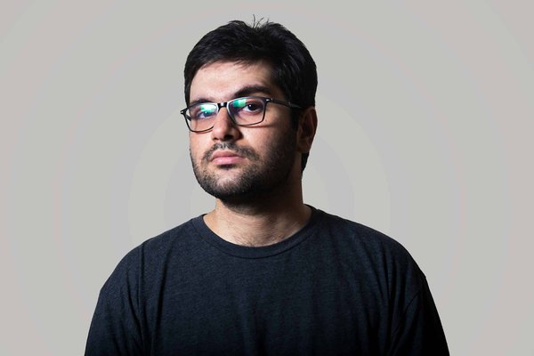 What Are the Best Practices for Providing Mental Stimulation to Indoor Fish?